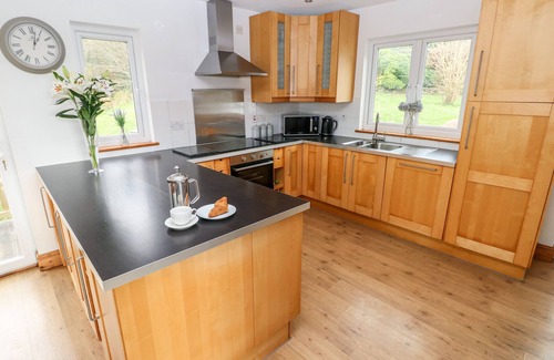 Wiseman's Bridge Casa | THE DINGLE, pet friendly, character holiday cottage in Stepaside