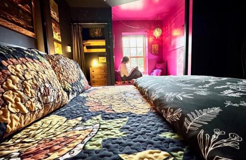 Plainfield Apartamento | The Disco Den on Toad Road