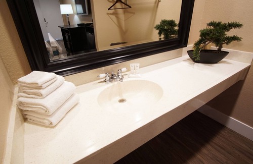 Southwest Anaheim Hotel | The Dixie Orange County