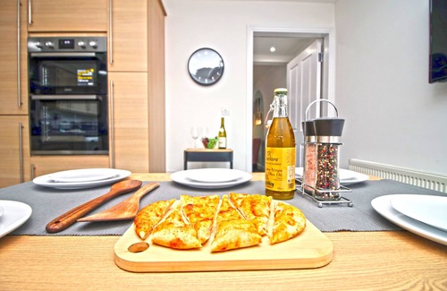 Newport Casa | The Dock House - Newport City Centre