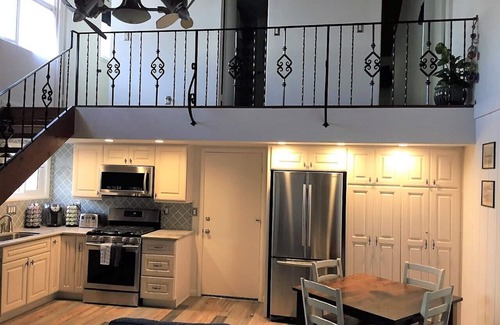 West Newport Casa | The Dock-Remodeled and Updated Beach Classic-Clean, Excelente ubicación, habitaciones A / C