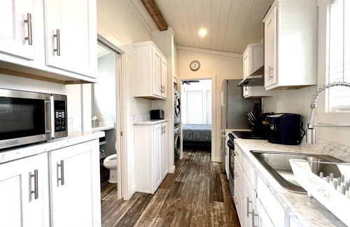 Clermont Casa | The Dockside House - Lakeside Tiny Home Near Orlando