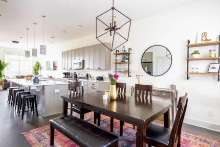 Nashville Casa | The Dogwood House - Minutes to Downtown & Opry