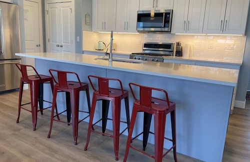 Garden City Casa | The DogWoods is a dog-friendly house 2 min walk to beach access - 6 bedrooms