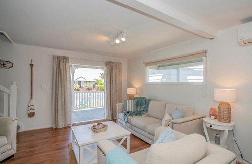Whitianga Casa | The Doll's House - Whitianga Holiday Home