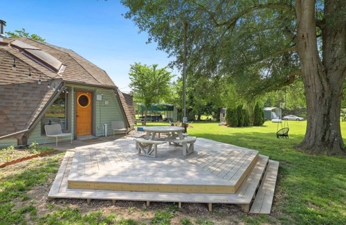 Lowell Casa | The Dome Home - 1/2 mi to Beaver Lake - Geodesic