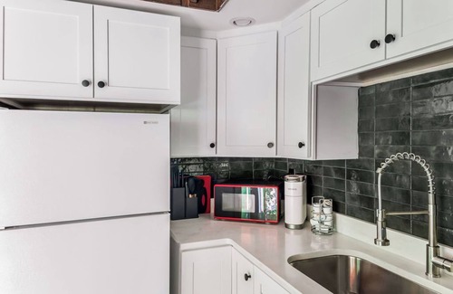 Bristol Casa | The Dome – Private 1BR Home w/ Wi-Fi, Full Kitchen + Weekly Rates