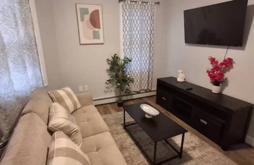 Wanskuck Apartamento | The Double-Suite at The North End 2BR APT with PARKING