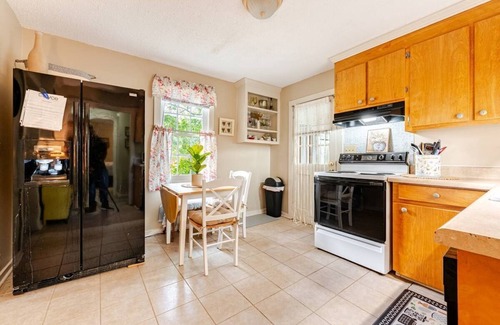 Cayce Cabaña | The Dove's Nest- Charming 2-bedroom cottage peacefully nestled in fabulous Cayce