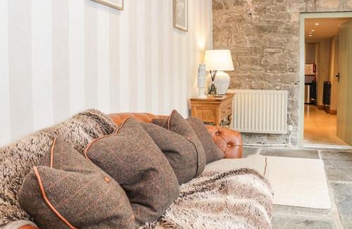 Llanrhaedr Casa | The Dovecote