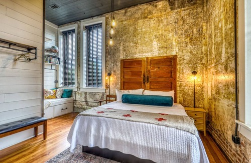 Brenham Hotel | The downtown Brenham Schoolhouse Hotel, Suite 2