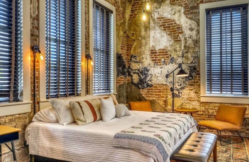 Brenham Hotel | The downtown Brenham Schoolhouse Hotel, Room B