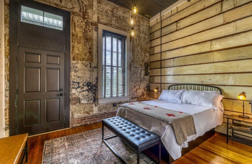 Brenham Hotel | The downtown Brenham Schoolhouse Hotel, Suite 4