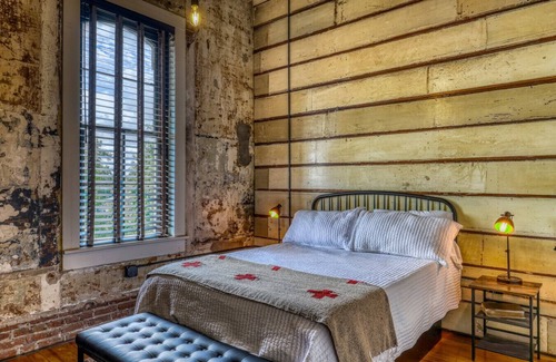 Brenham Hotel | The downtown Brenham Schoolhouse Hotel, Suite 4