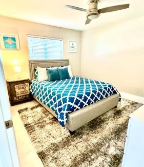 Caloosahatchee Casa | The Downtown Sunshine Getaway