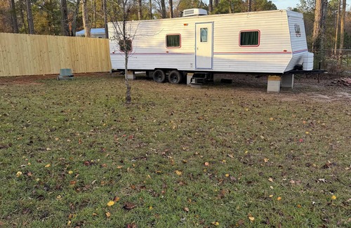 West Monroe Casa | The Dragonfly! Cozy Camper in Calhoun