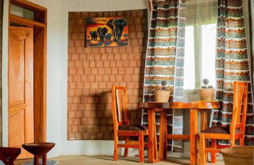 Kasese Chalet De Esquí | The Dream Experience Lodge - Support an Orphanage
