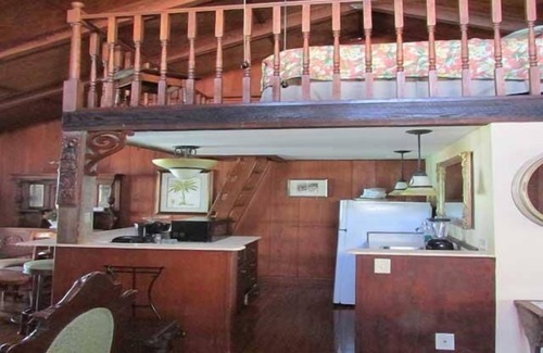 Central Beach Hotel | The Driftwood Resort