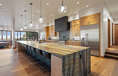 Woods Bay Casa | The Driftwood True Lakefront Luxury