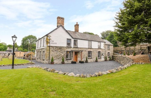Corwen Casa | The Druids