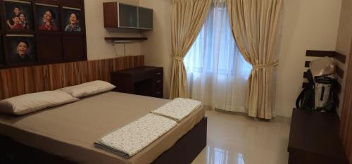 Adyar Apartamento | The Dsilva's