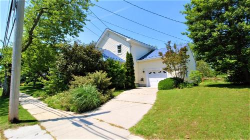 Village Green Casa | The Duck Pond Cottage