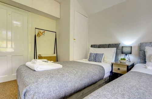 Bedford Villa | 3 Bedroom Eco-apartment in Bedford With Terrace by Silva