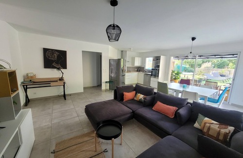 Ucel Casa | The dugradus butterfly house