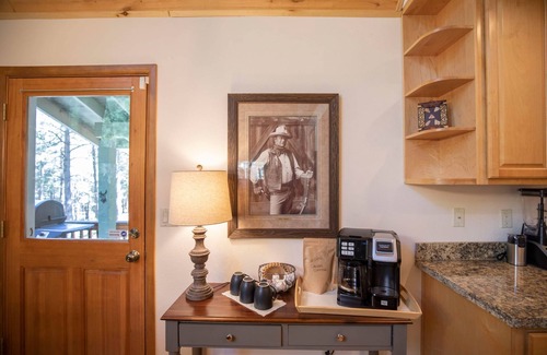 Heber Cabina | The Duke Cabin - A FOREST LAKES Cabin in the Woods!