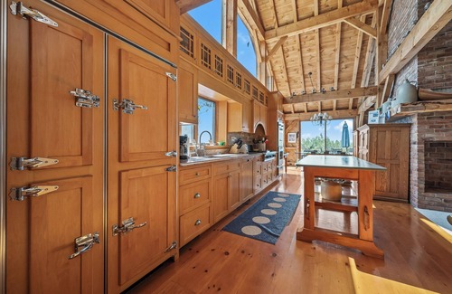 Rangeley Casa | The Dunn Main House - Gorgeous home on Mooselookmeguntic Lake
