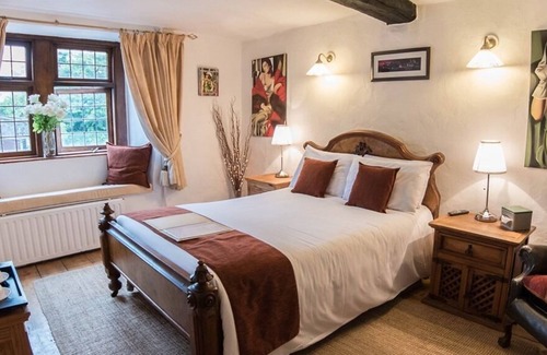 Shepton Mallet Casa | The Dusthole