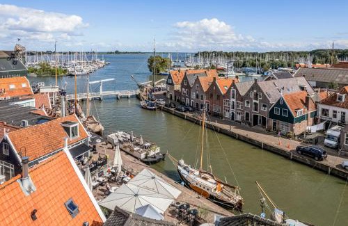 Monnickendam Casa | The Dutch Buoy