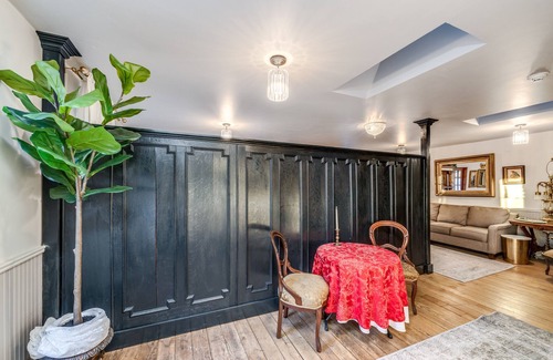 Dutch Flat Hotel | The Dutch Flat Hotel