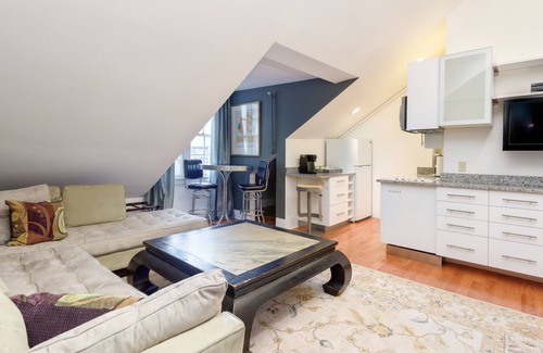 Rittenhouse Row Hotel | The DWIGHT D Hotel