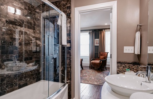 Rittenhouse Row Hotel | The DWIGHT D Hotel