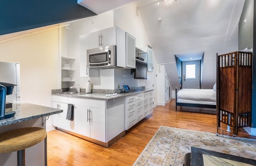 Rittenhouse Row Hotel | The DWIGHT D Hotel