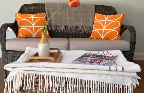 Dinas Cross Casa | The Dyffryn