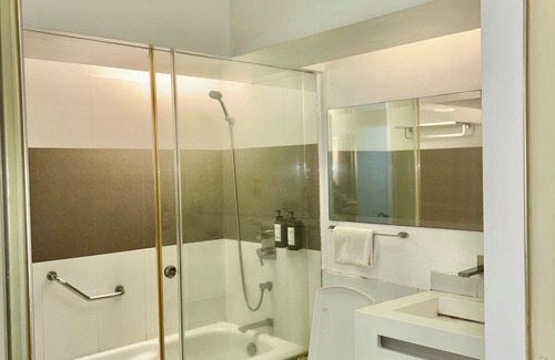 San Lorenzo Hotel | The E-Hotel Makati