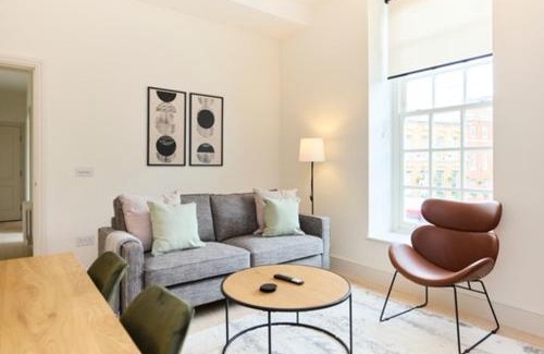 St. Dunstan's Apartamento | The East London Mile Crib - Bright 2BDR Flat
