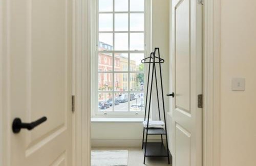 St. Dunstan's Apartamento | The East London Mile Crib - Bright 2BDR Flat