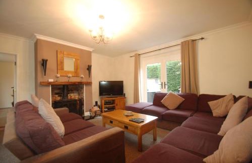 Kneesall Cabina | The East Wing at Rufford Park Lodge, Hot Tub Retreat