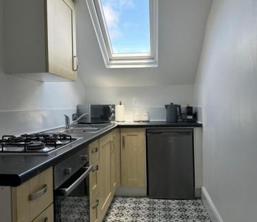 Southport Apartamento | The Eaves - Victorian second floor, open plan apartment