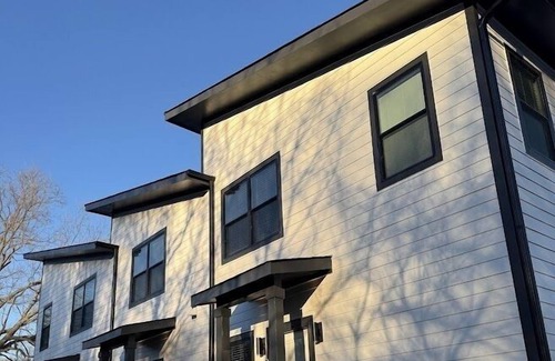 Concord Casa | The Eclectic Escape!! Stylish 3BR, 2.5BA townhome in concord