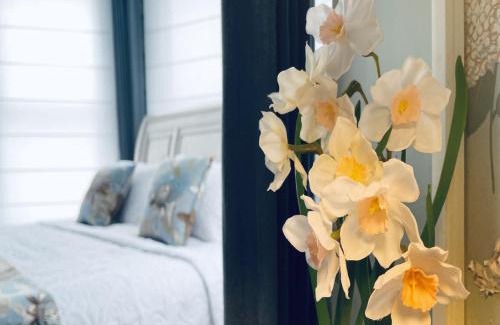 Queens Square Hotel | The Eden Hall Inn