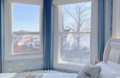 Queens Square Casa | The Eden Hall Inn