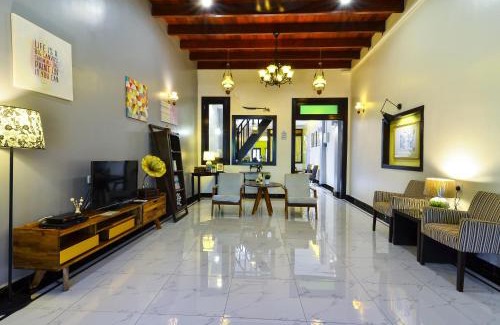 Banda Kaba Hotel | The Egerton - Walk to Jonker - Ensuite - Heritage