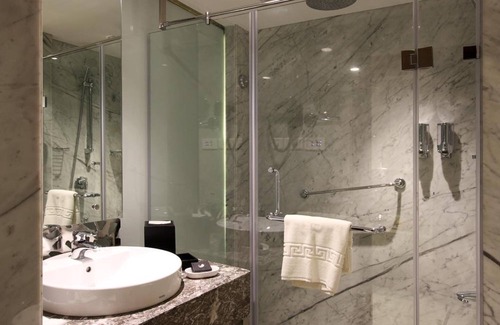 Bangalore City Center Hotel | The Elanza Hotel