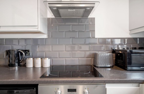 Moseley Apartamento | The Elegant Escape - 2 Bed Ensuite with Parking