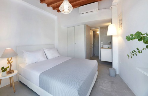 Kimolos Casa | The Elephant Goupa Beach