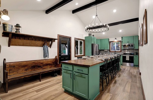 Conover Cabina | The Elkstone - NEW